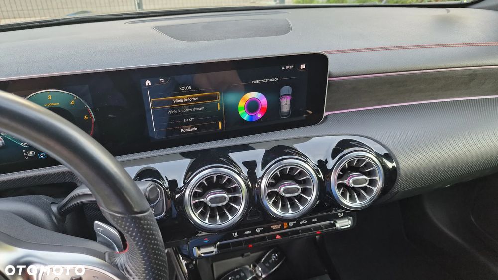 Mercedes-Benz CLA 200 d 8G-DCT AMG Line - 25