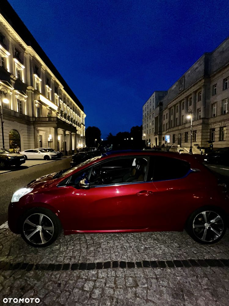 Peugeot 208 - 2