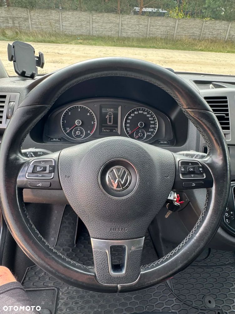 Volkswagen Caravelle - 3