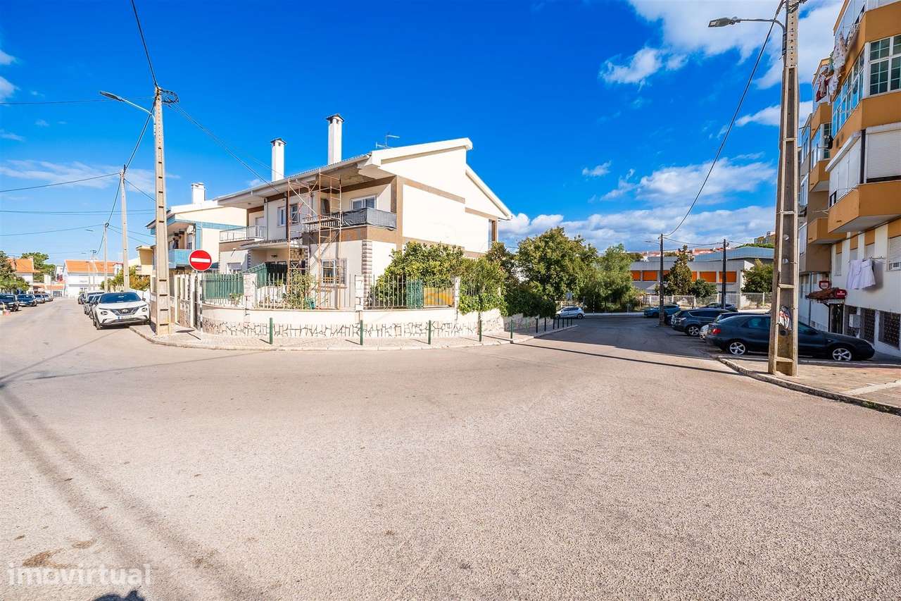 Apartamento T1 na Amora - Grande imagem: 3/36