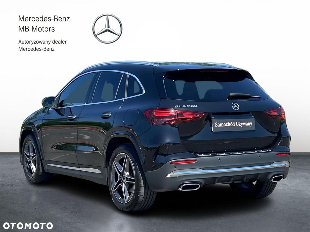 Mercedes-Benz GLA - 4