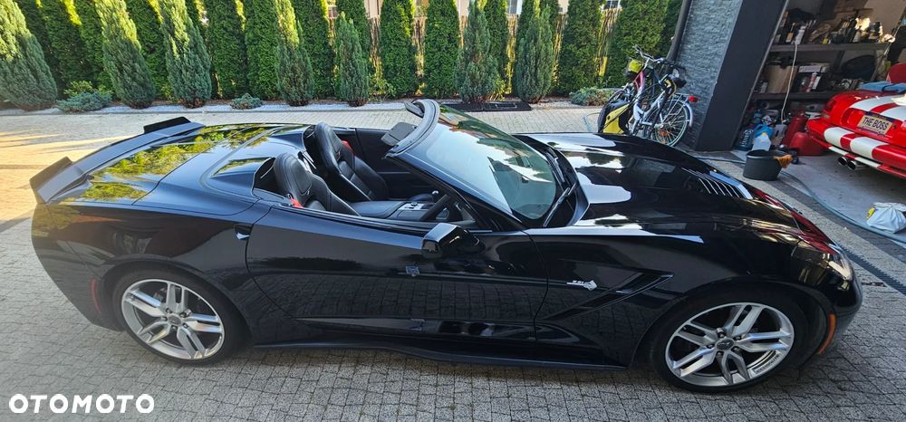 Chevrolet Corvette - 4