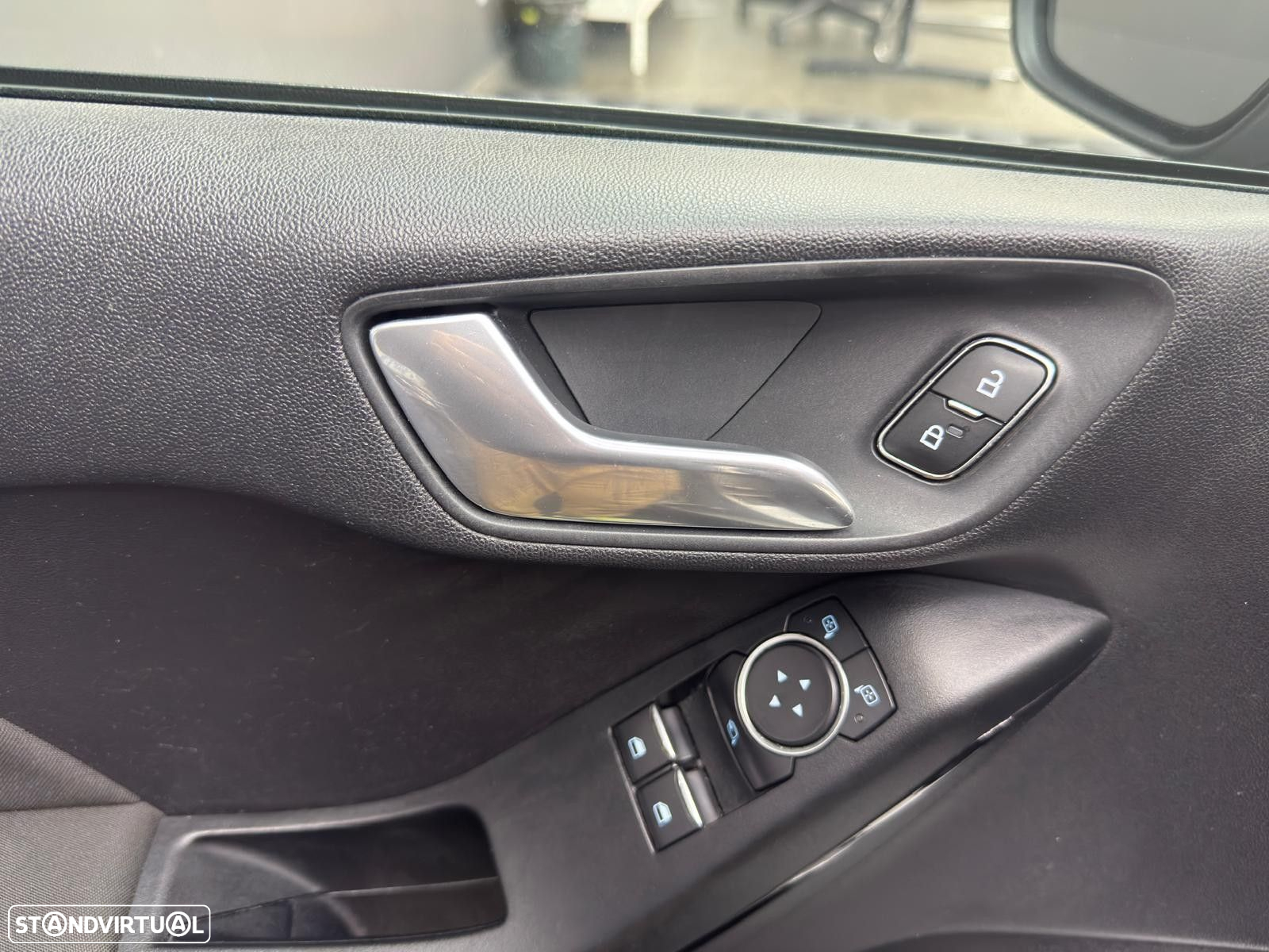 Ford Fiesta 1.0 EcoBoost Connected - 34