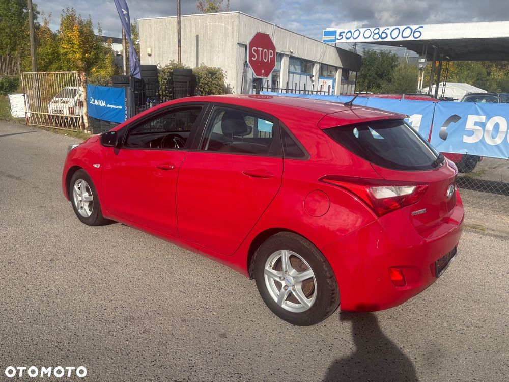 Hyundai i30 1.4 Classic + - 10