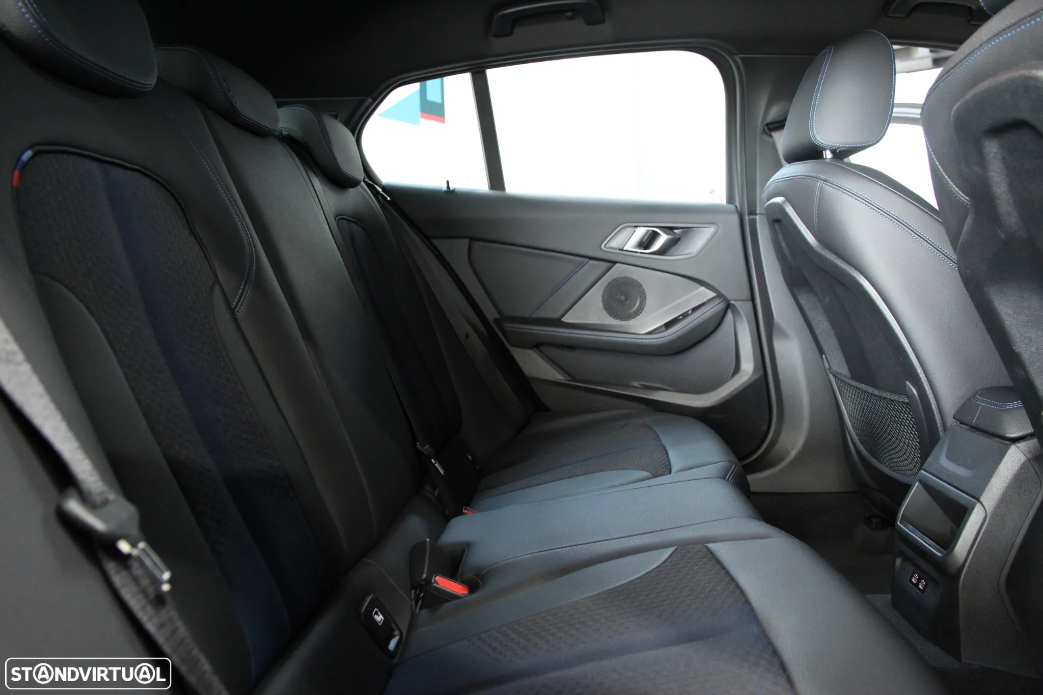 BMW 116 d Pack Desportivo M - 23