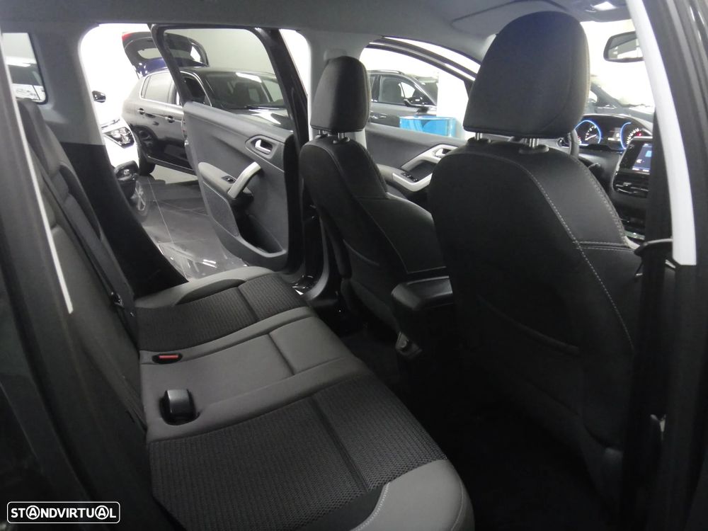 Peugeot 2008 PureTech 110 Stop&Start EAT6 Allure — fotografia 15