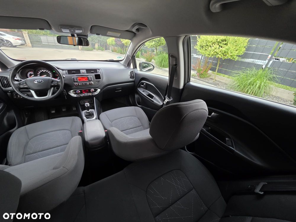 Kia Rio 1.4 Dream Team Edition - 24