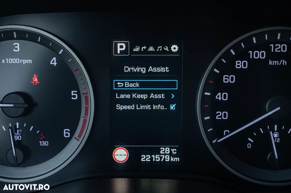 Hyundai Tucson blue 1.7 CRDi 2WD DCT Premium - 27