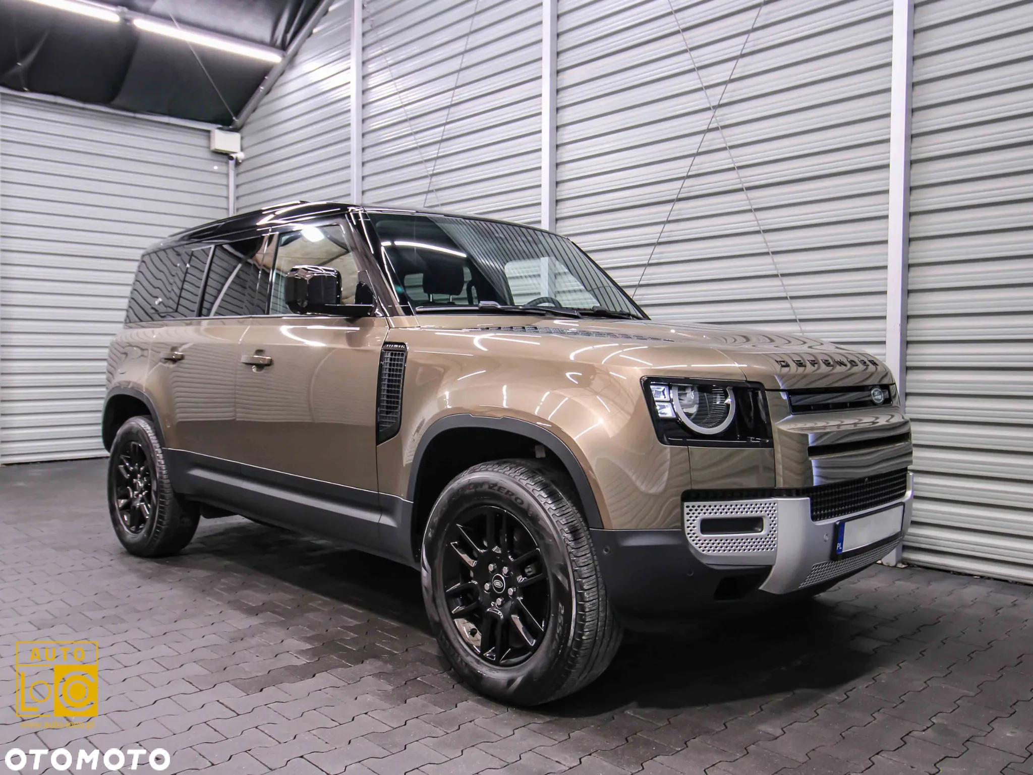 Land Rover Defender 110 2.0 P300 X-Dynamic HSE - 7