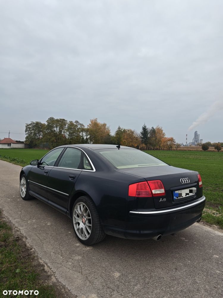 Audi A8 - 4