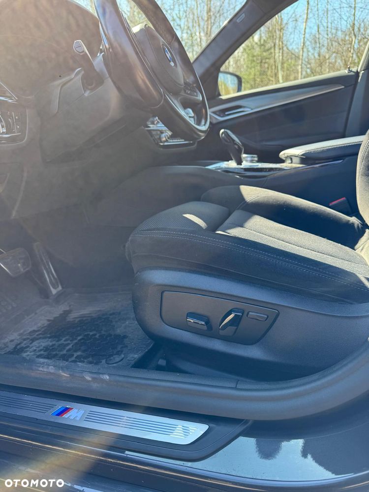 BMW Seria 5 520d xDrive - 16