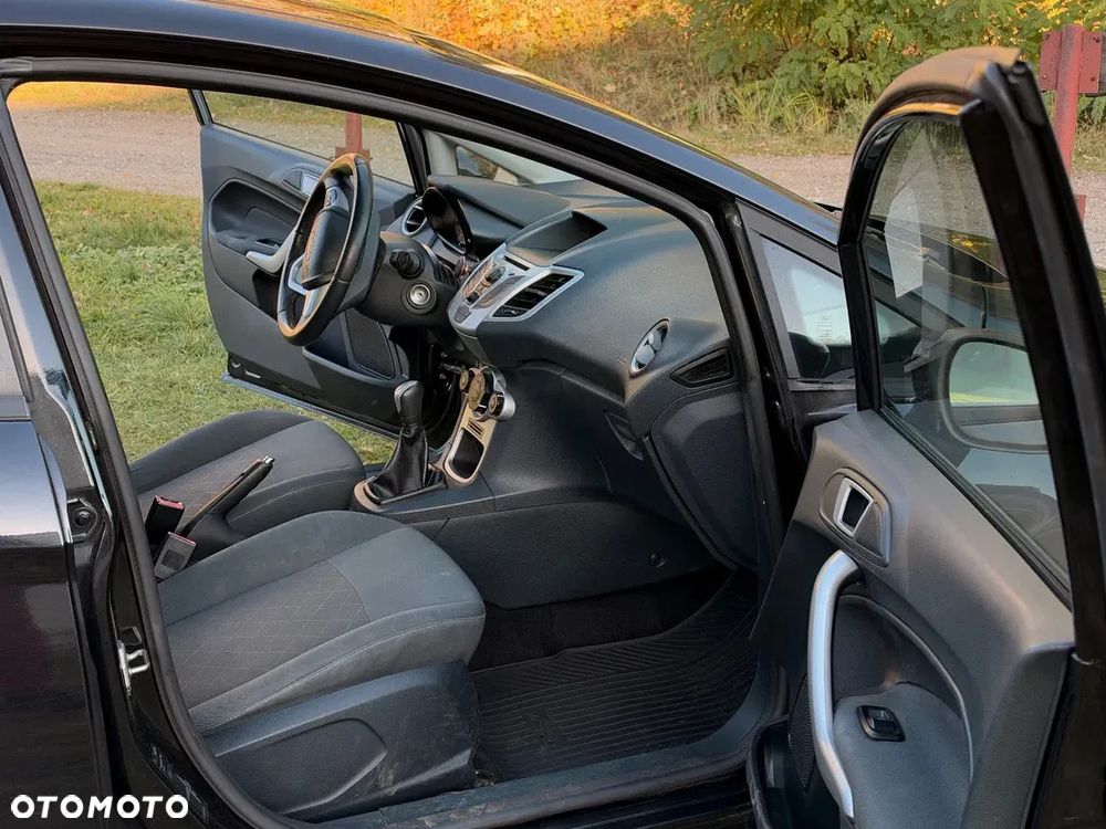 Ford Fiesta - 21