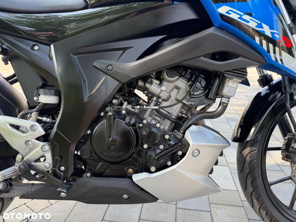 Suzuki GSX - 4