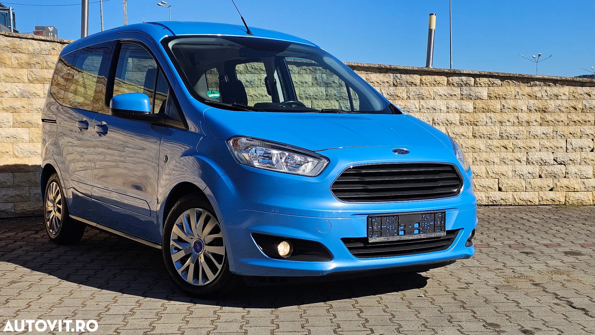 Ford Tourneo Courier 1.5 TDCi Ambiente - 1