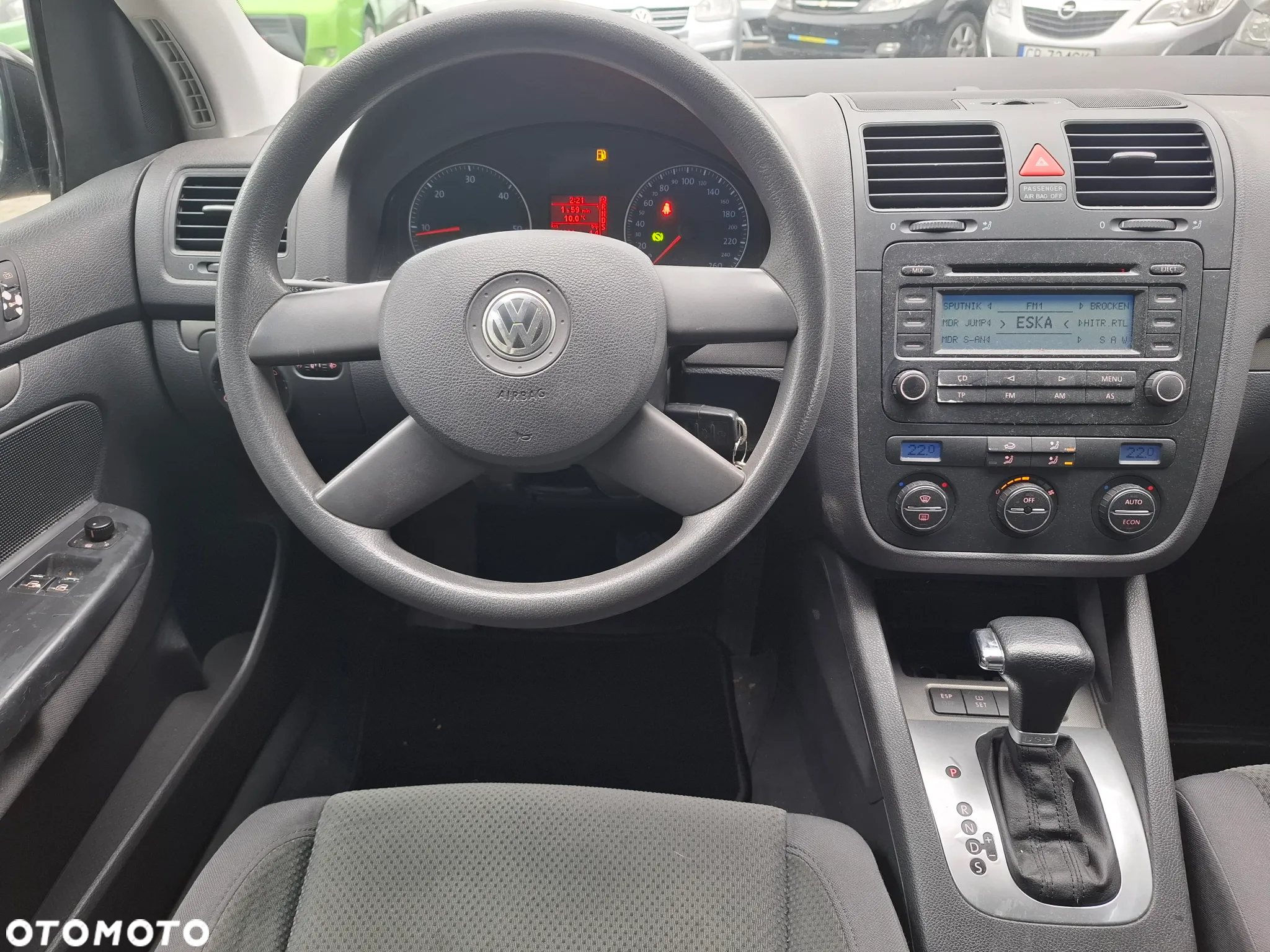 Volkswagen Golf 2.0 TDI DPF BlueMotion Technology DSG Comfortline - 22