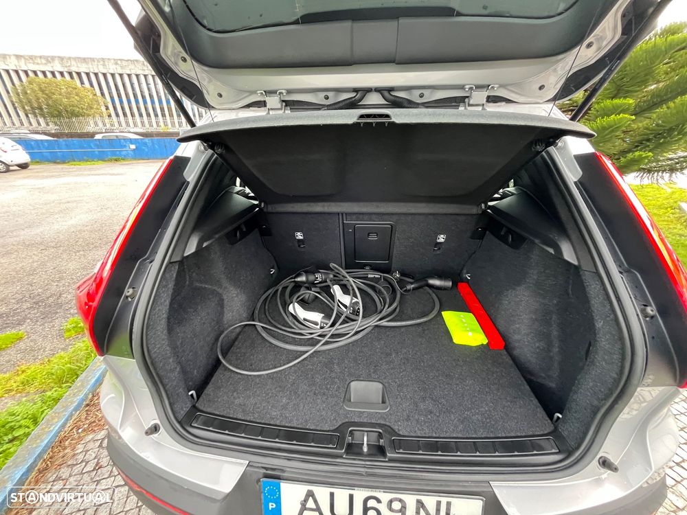 Volvo XC 40 Recharge Core - 23