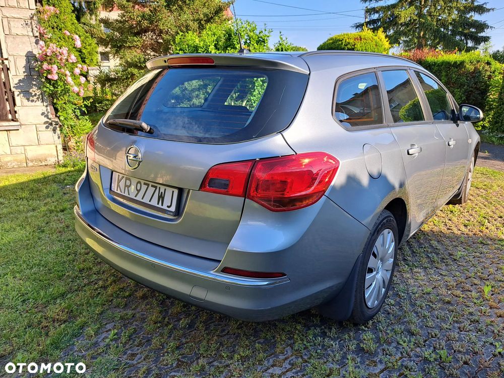 Opel Astra 2013 photo 5