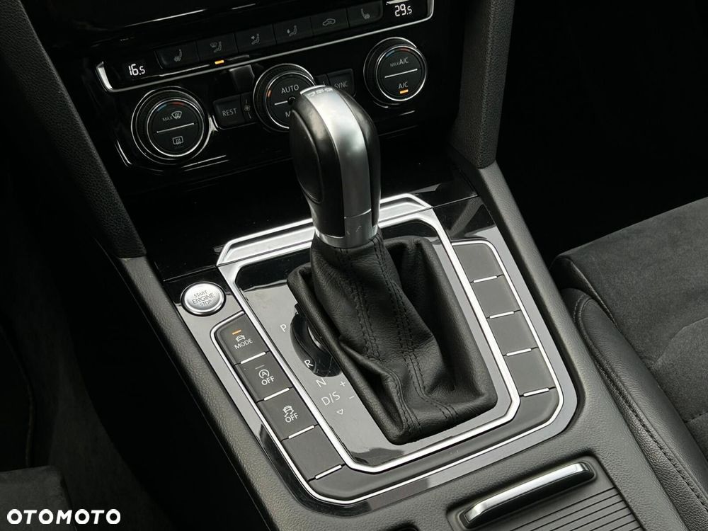 Volkswagen Passat - 22