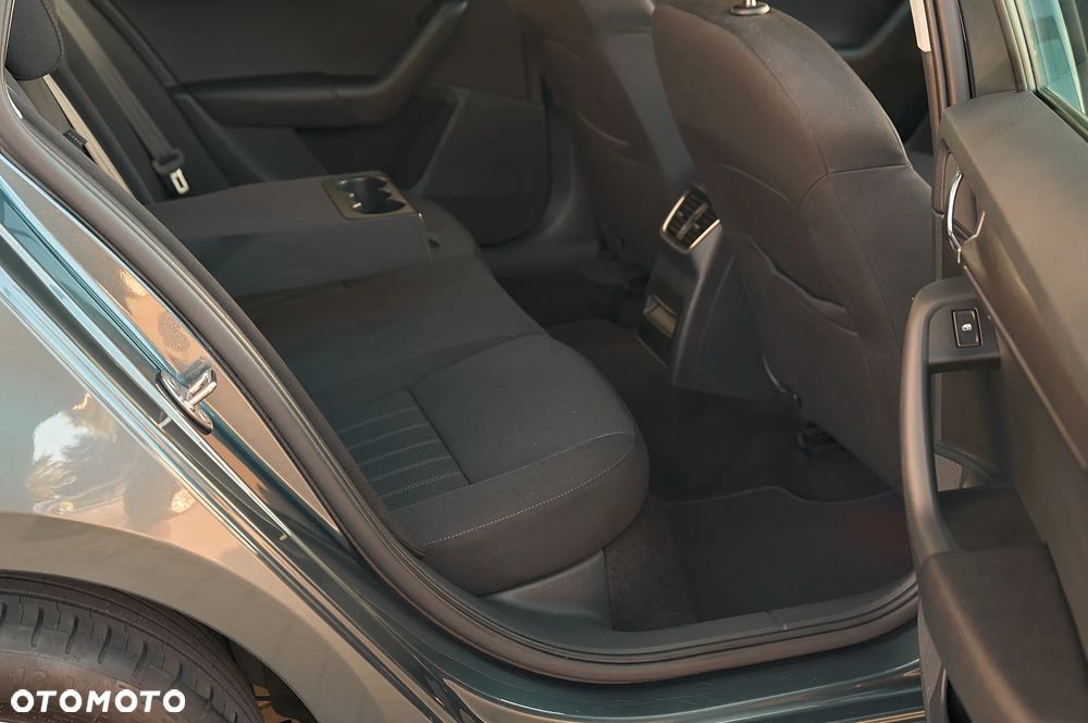 Skoda Octavia 1.6 TDI DSG Ambition - 19