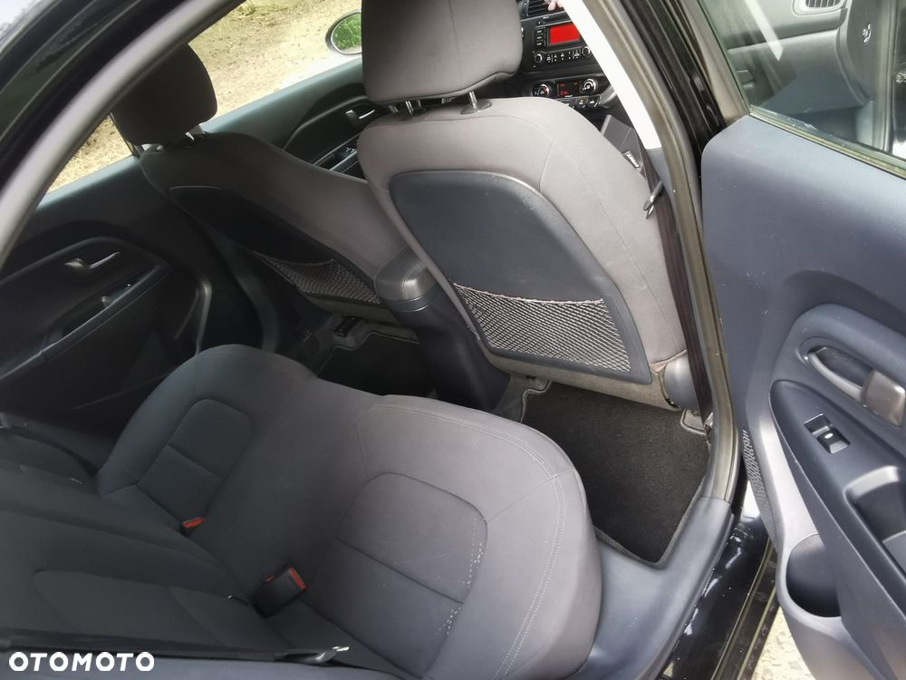 Kia Rio - 25