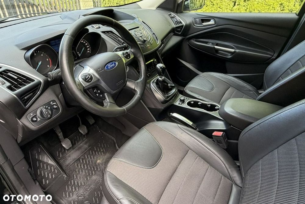 Ford Kuga - 12