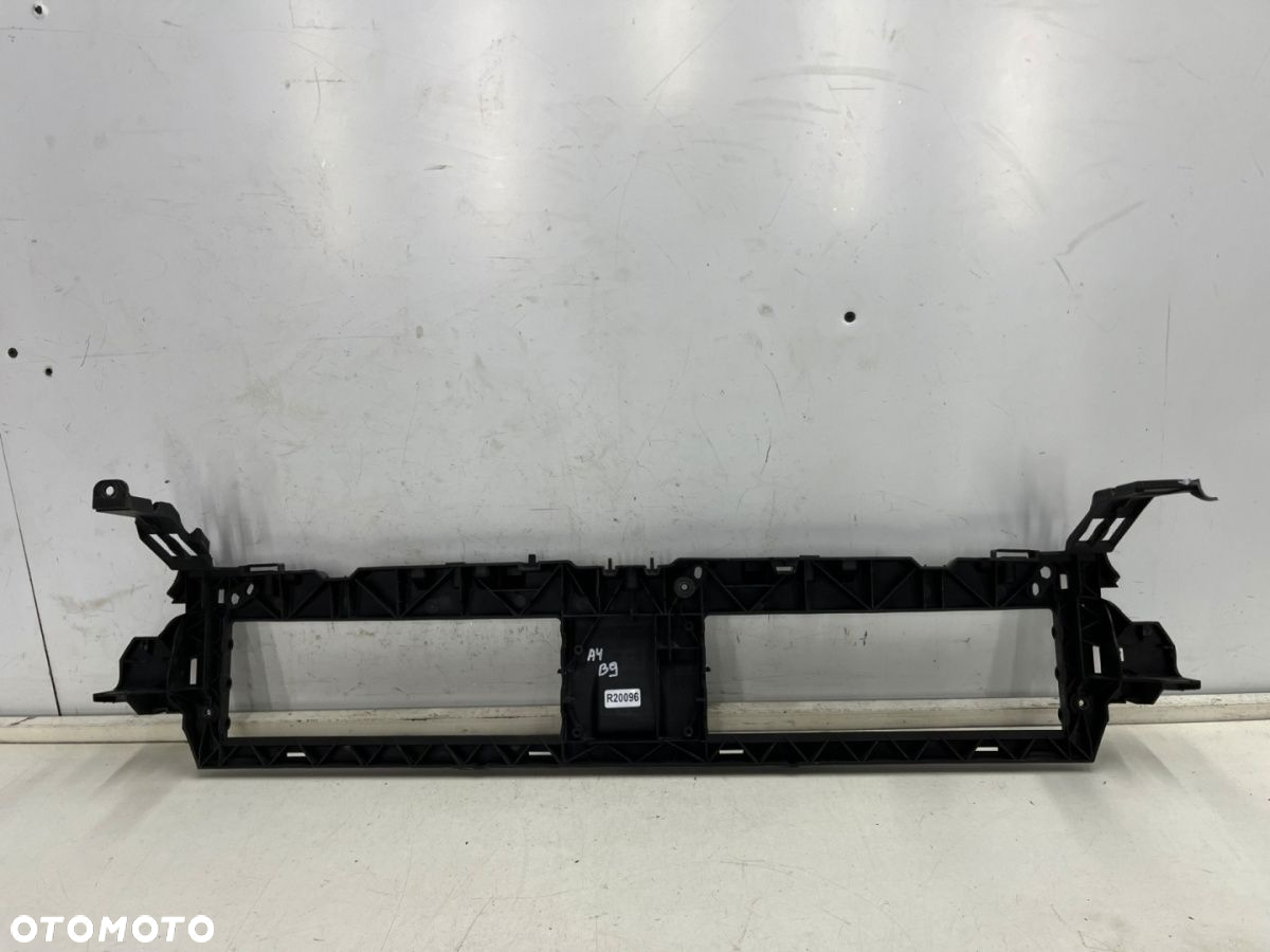Osłona chłodnicy Audi A4 B9 15-19r.  obudowa ramka żaluzji atrapy zderzaka pasa przedniego 8w0807771 - 8