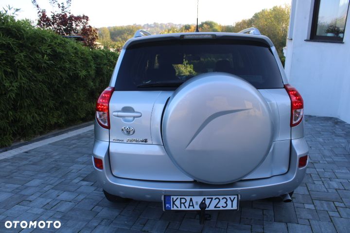 Toyota RAV4 2.2 D-4D 4x4 - 30