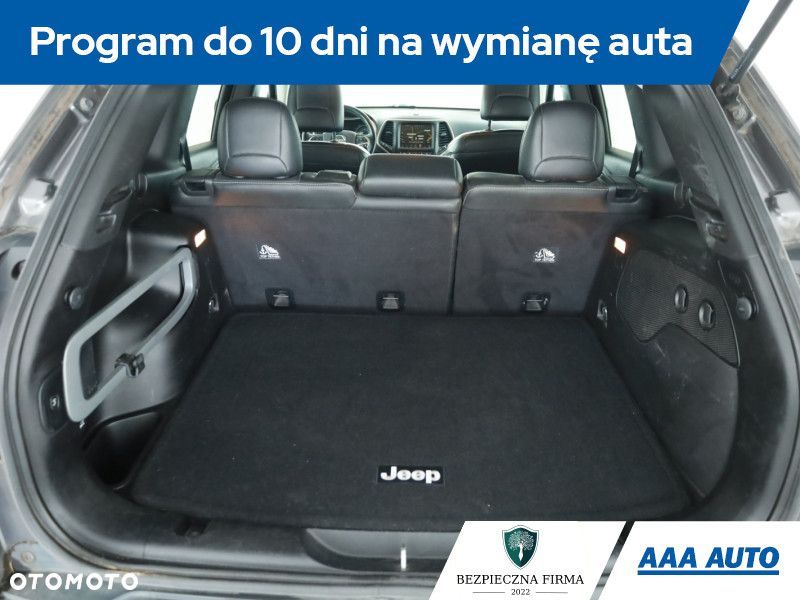 Jeep Cherokee - 20