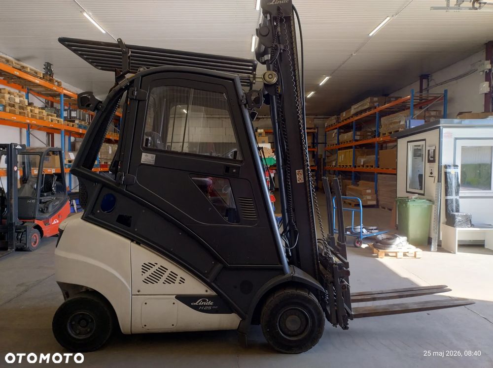 Linde H25T z podwójnymi widłami - 4