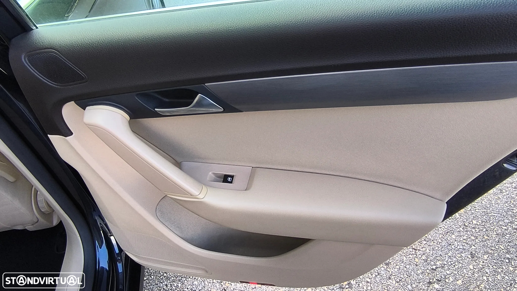 VW Passat Variant 2.0 TDi Edition Con.BM - 24