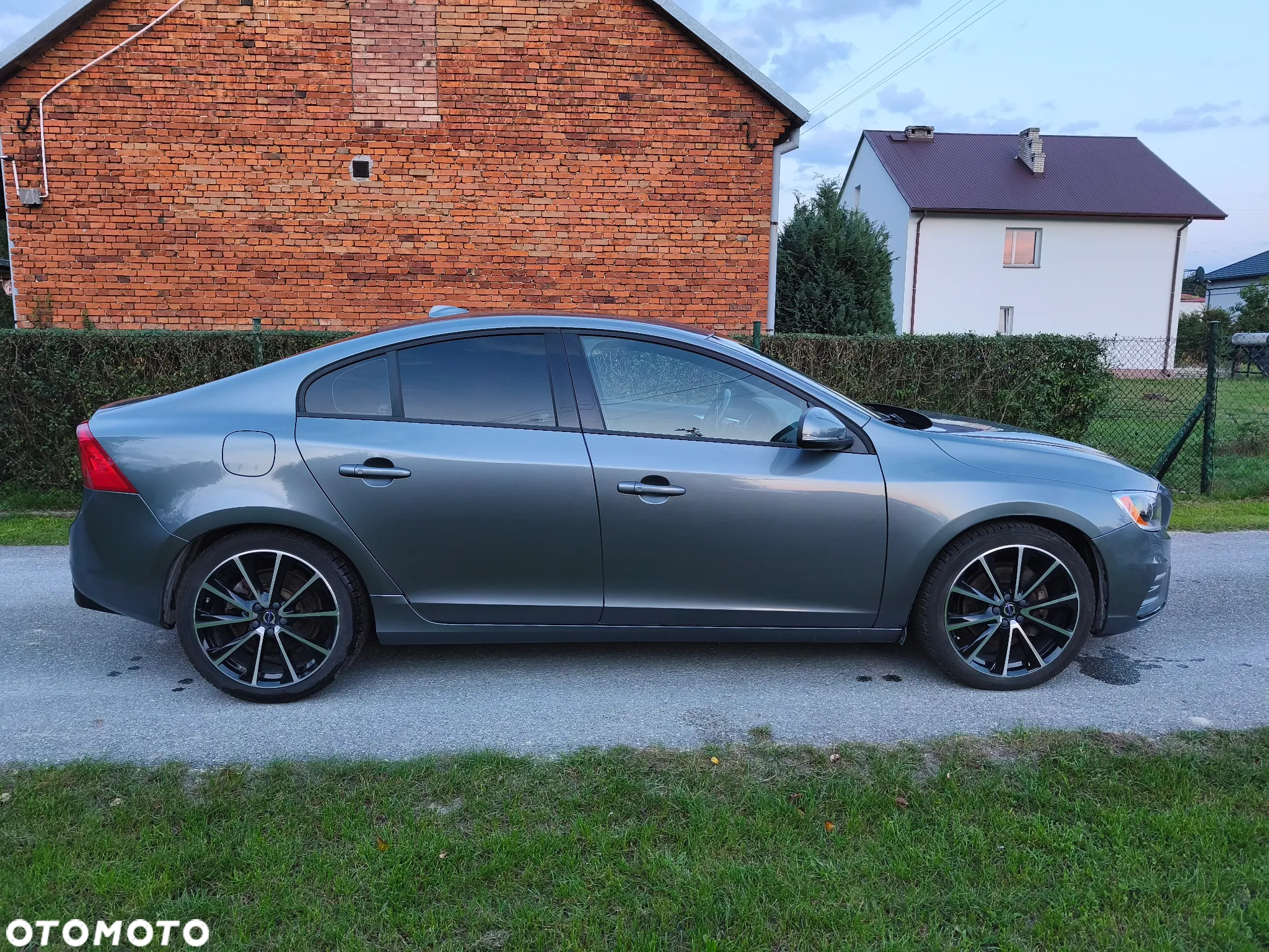 Volvo S60 T5 R-Design Kinetic - 4