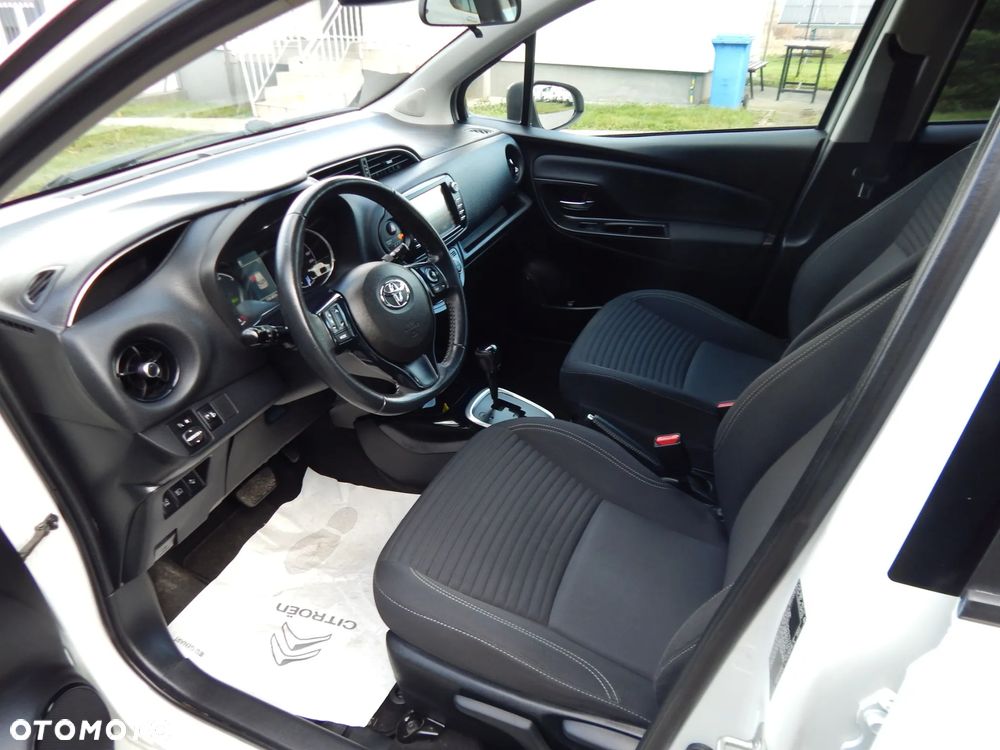Toyota Yaris Hybrid 100 Premium - 20