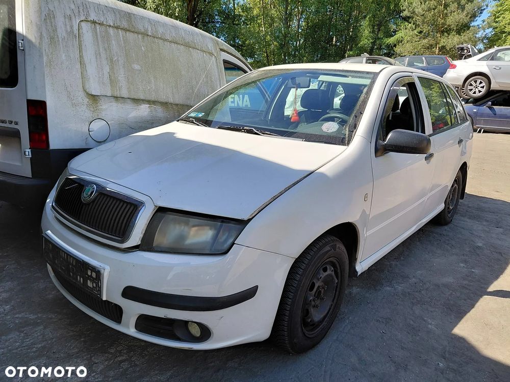 Na części: Skoda Fabia Combi  Rok 2007 Pojemność 1390 Moc 59 Benzyna - 1