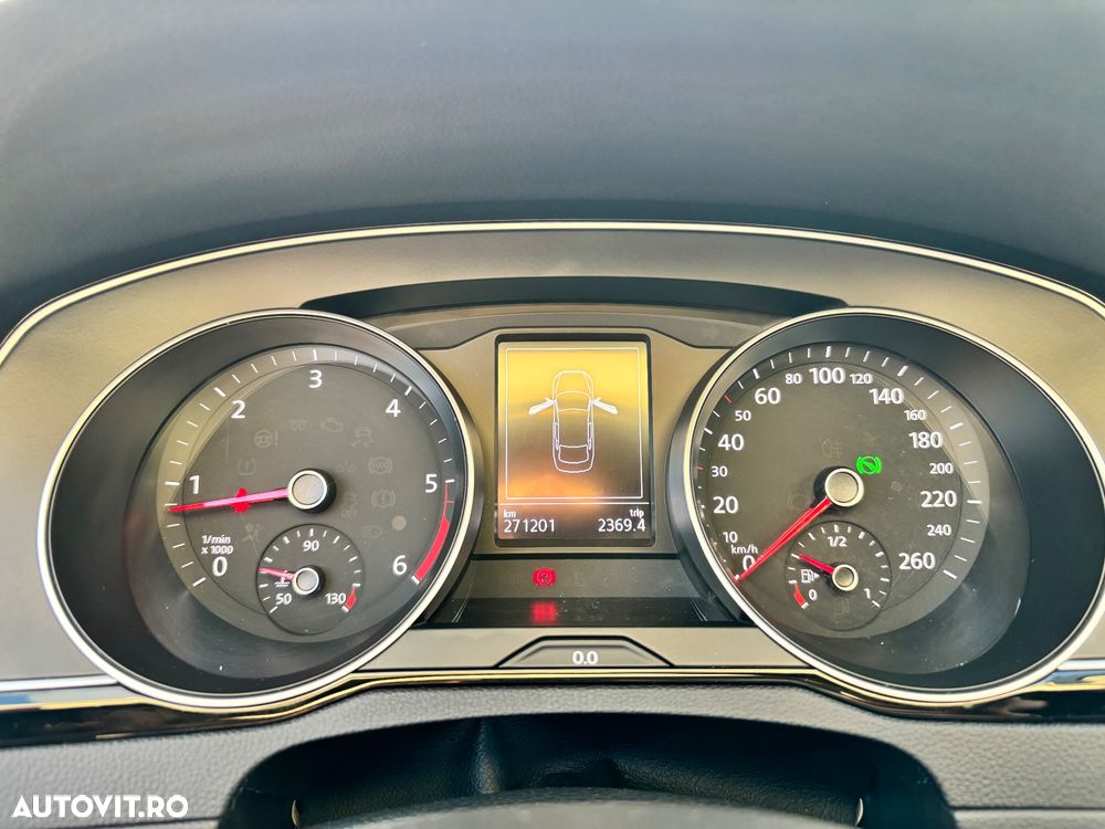 Volkswagen Passat 2.0 TDI (BlueMotion Technology) DSG Comfortline - 24