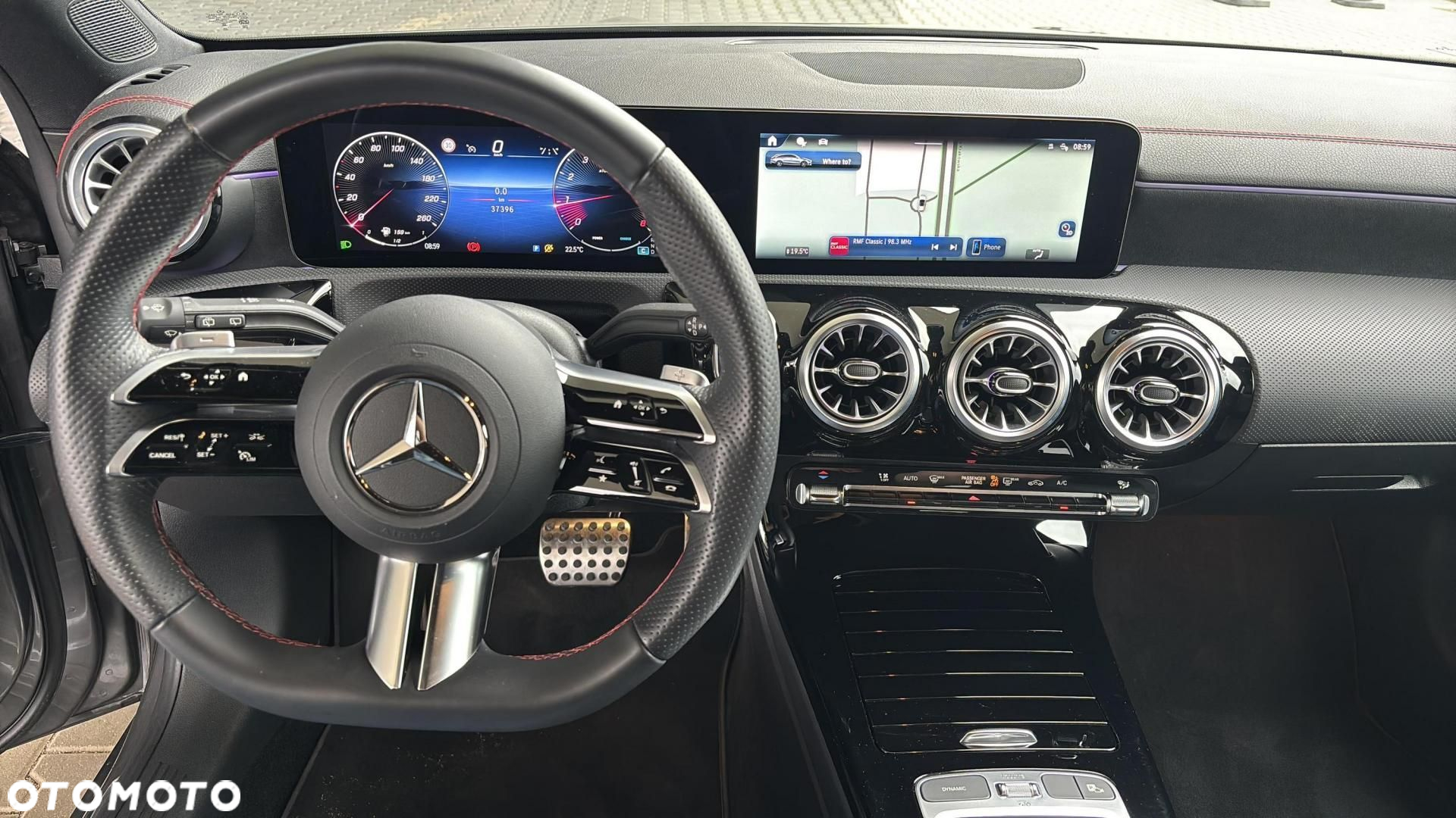 Mercedes-Benz CLA - 11
