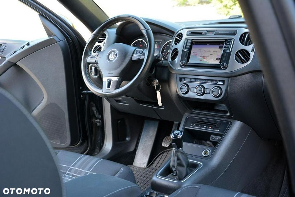 Volkswagen Tiguan 2.0 TDI SCR BlueMotion Technology Lounge Sport & Style - 16