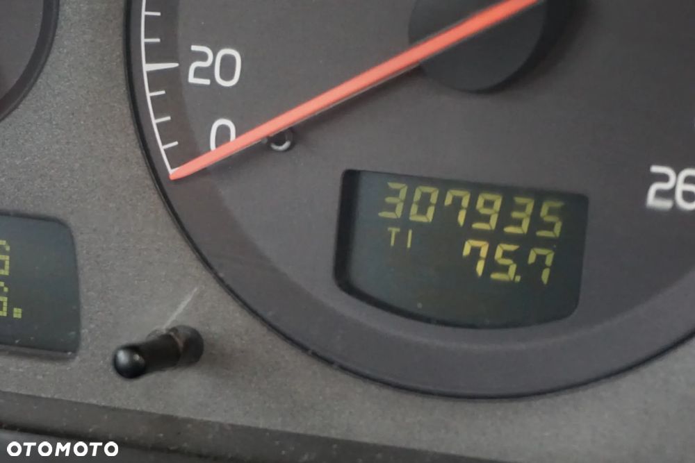 Volvo V70 D5 Comfort - 23