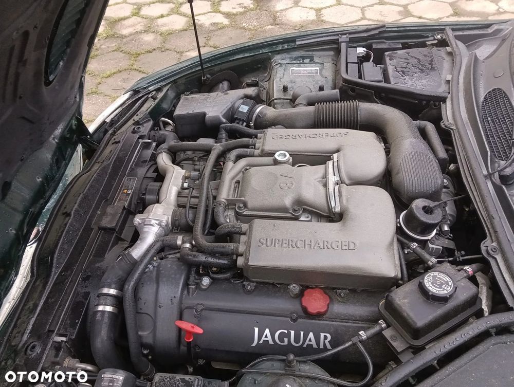 Jaguar XK XKR Coupe - 19