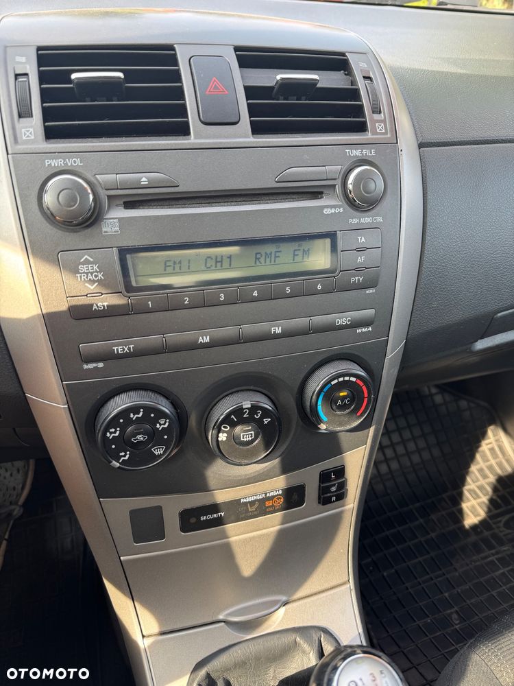 Toyota Corolla - 17