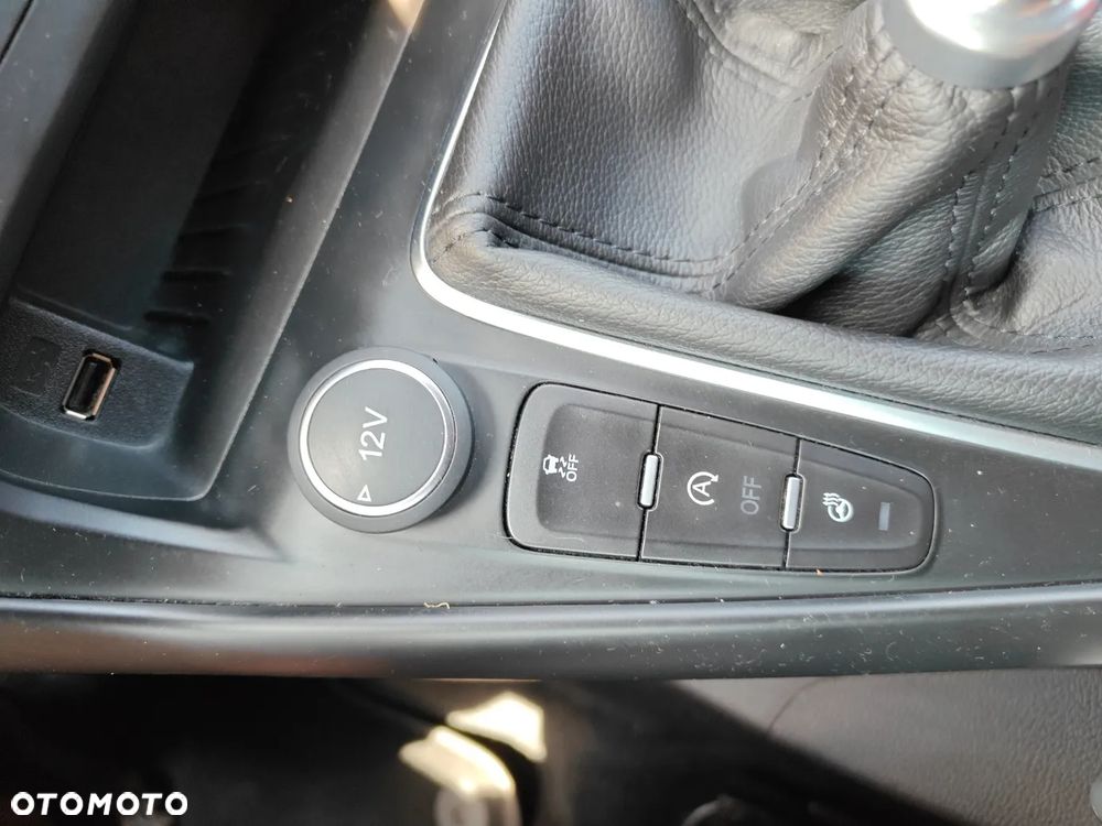 Ford Focus 2.0 EcoBoost ST mit Leder-Sport-Paket - 16