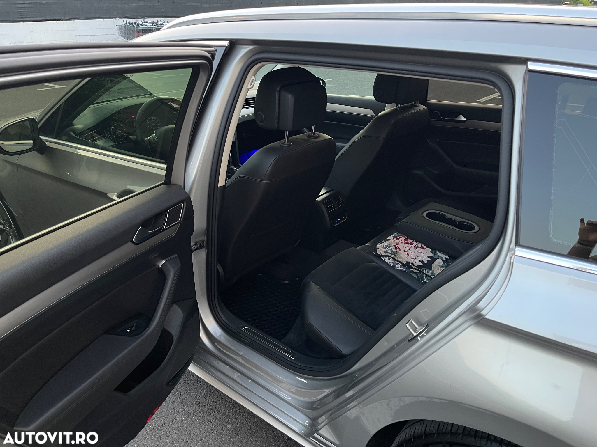 Volkswagen Passat Variant 2.0 TDI DSG R Executive - 18