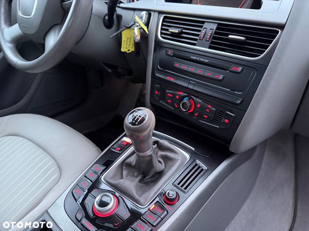 Audi A4 Limousine - 8