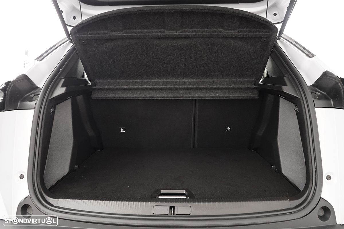 Peugeot 2008 1.2 PureTech Allure - 24