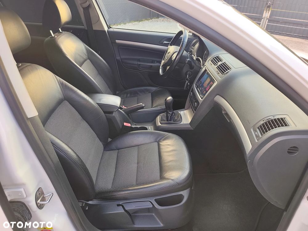 Skoda Octavia 1.6 TDI DPF Elegance - 19