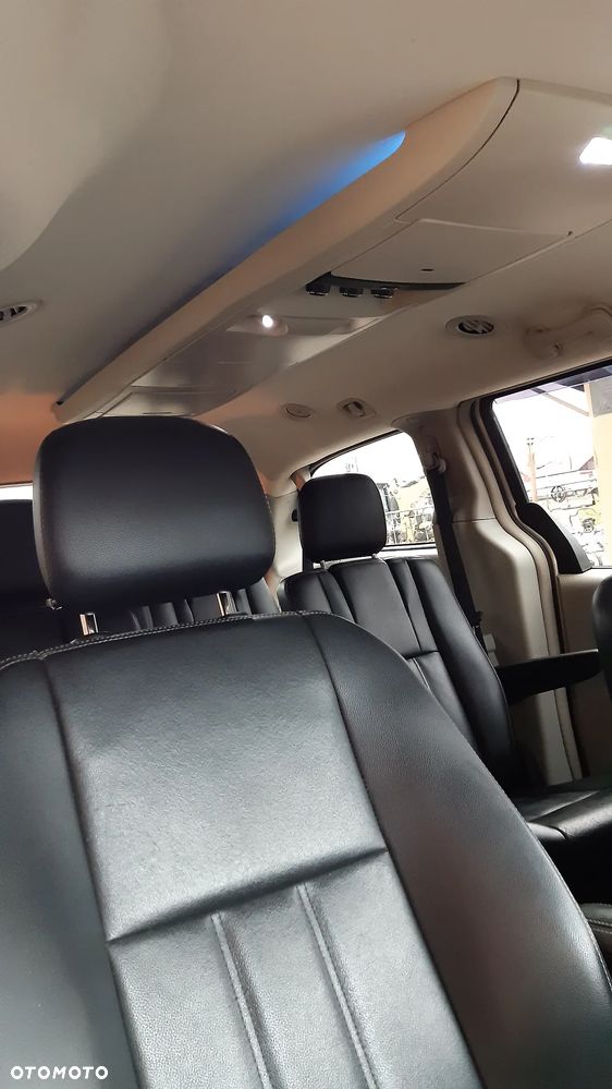 Chrysler Town & Country 3.6 Touring - 24