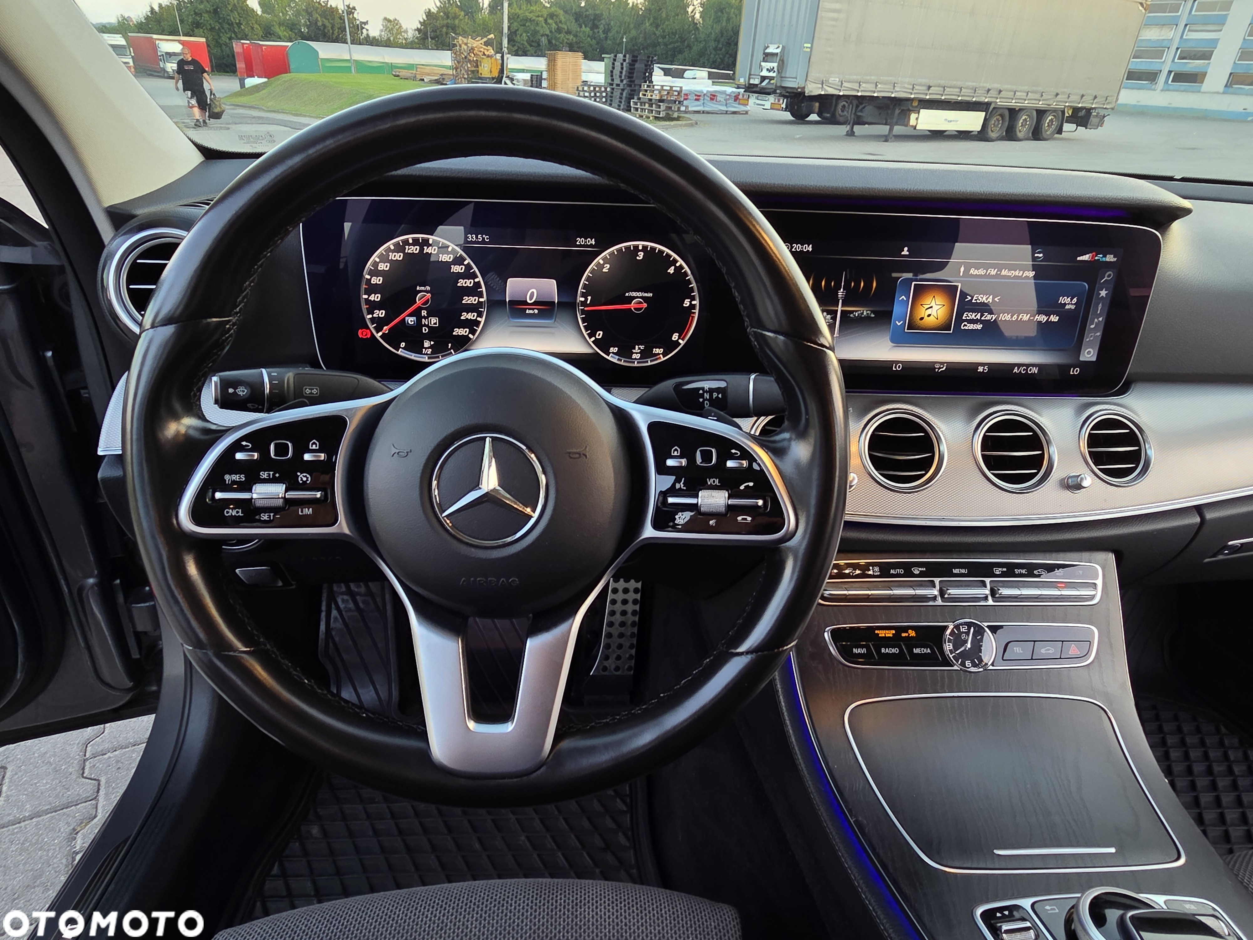 Mercedes-Benz Klasa E 220 d T 9G-TRONIC Exclusive - 26