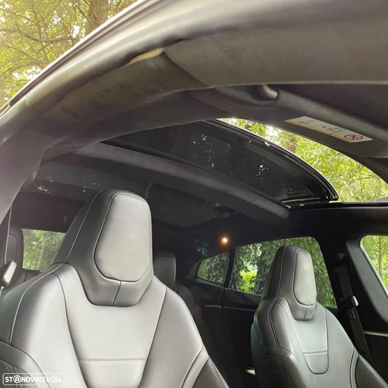 Tesla Model S 90D - 12