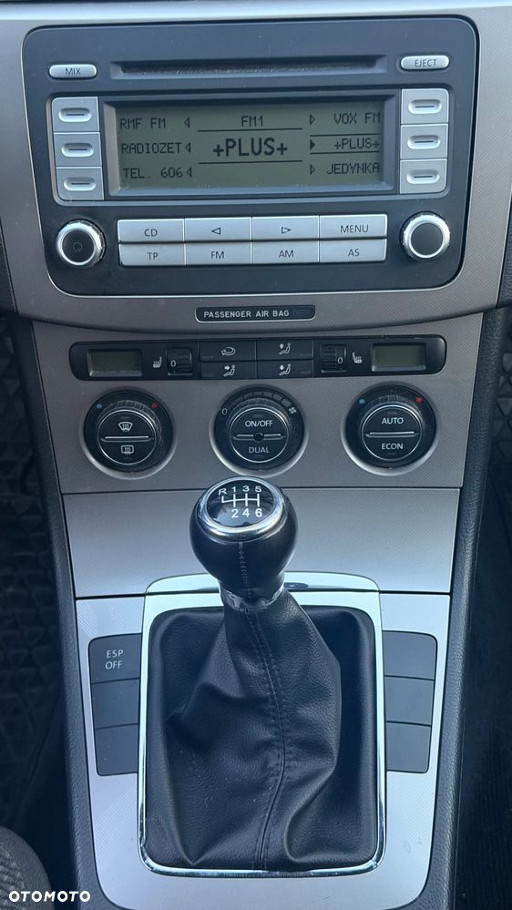 Volkswagen Passat - 16