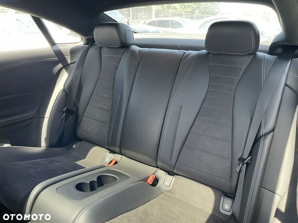 Mercedes-Benz Klasa E 400 d 4-Matic AMG - 16