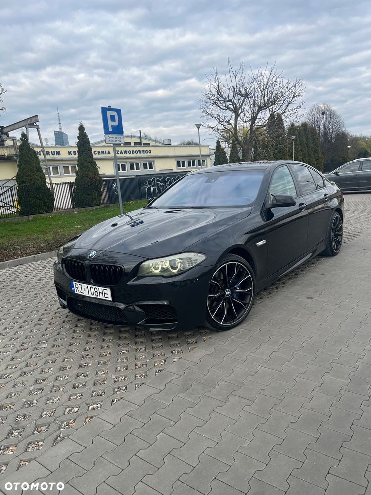BMW Seria 5 550i Sport-Aut - 3
